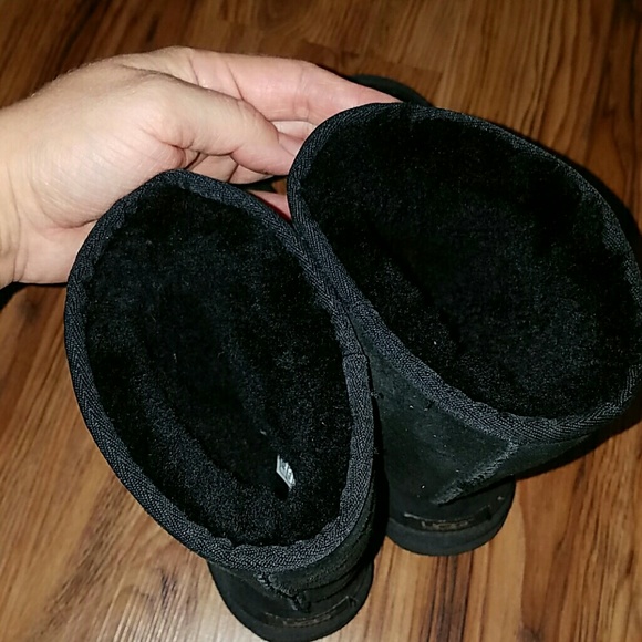 Black Uggs - Picture 5 of 8